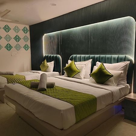 Hotel Lake View Airport Zone ไฮเดอราบัด ภายนอก รูปภาพ