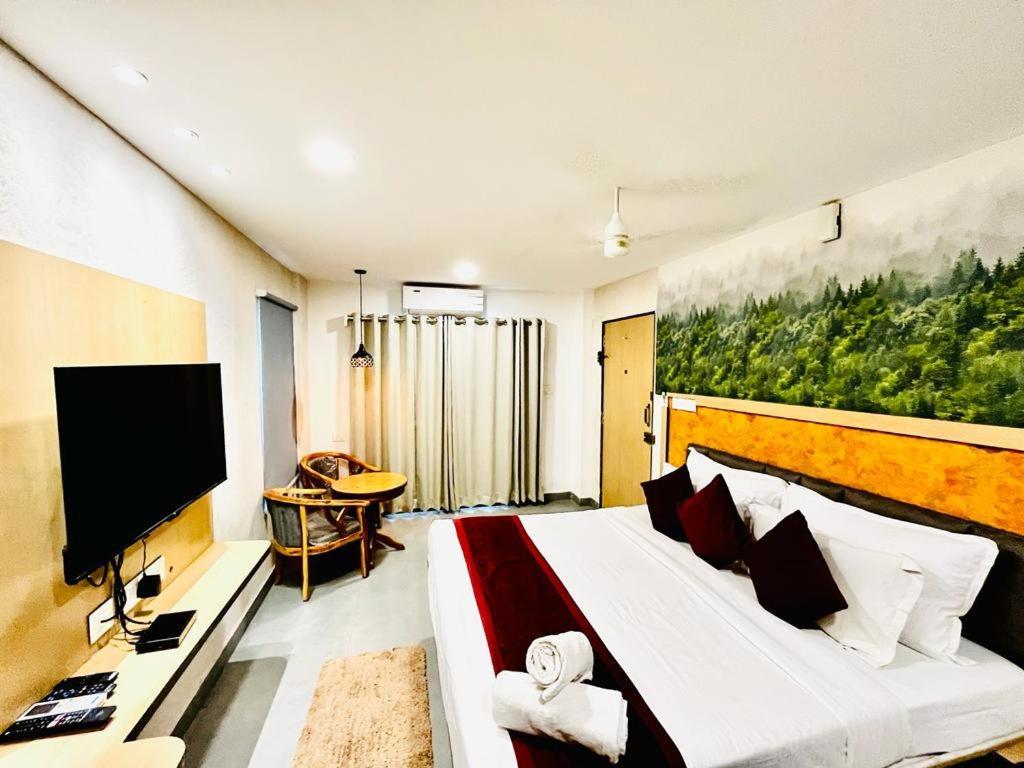 Hotel Lake View Airport Zone ไฮเดอราบัด ภายนอก รูปภาพ
