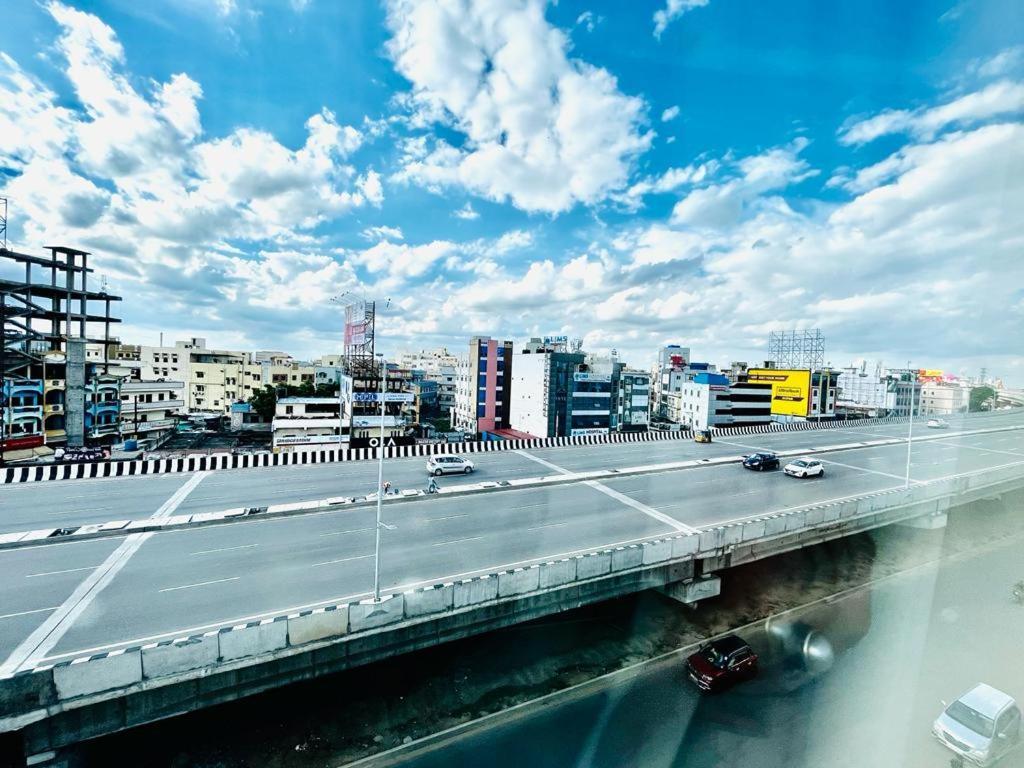 Hotel Lake View Airport Zone ไฮเดอราบัด ภายนอก รูปภาพ